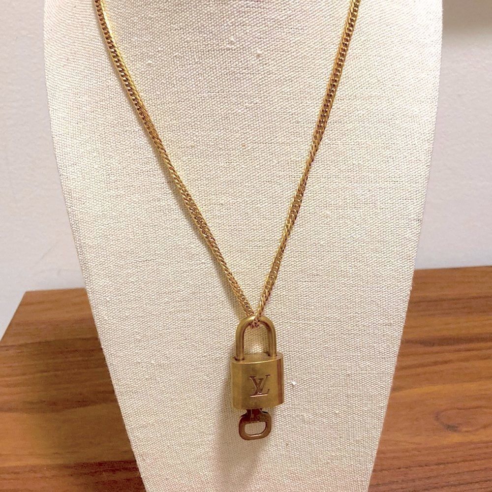 Louis Vuitton Lock & Key #314 on Market Chain Necklace.